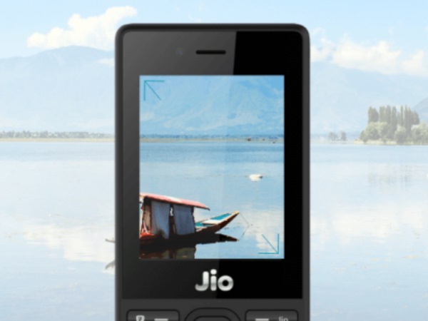 2- 2.4 इंच का डिस्प्ले (2.4 Inch QVGA Display) 2- 2.4 इंच का डिस्प्ले (2.4 Inch QVGA Display)