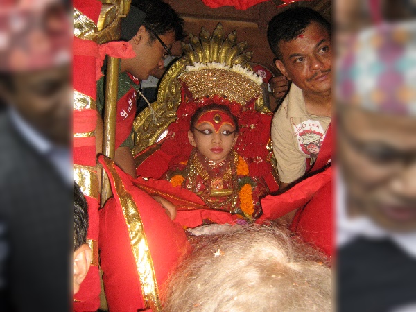 साल में केवल 13 बार निकलती हैं बाहर