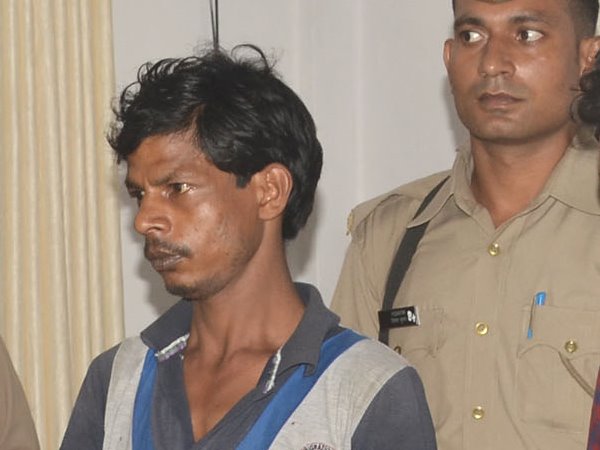 फ्रिज में रखकर रेहड़ी पर ले गए थे शव