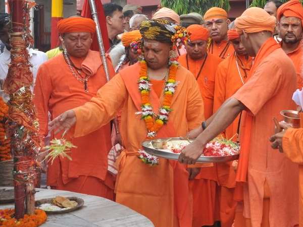 नाथ परंपरा के अग्रणी योगी हैं आदित्य नाथ परंपरा के अग्रणी योगी हैं आदित्य