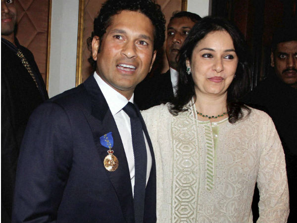 खेतों में पहुंचीं सचिन की पत्नी अंजलि, सुनाए पति के किस्से खेतों में पहुंचीं सचिन की पत्नी अंजलि, सुनाए पति के किस्से