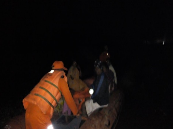Flood situation after pond break in Ahmednagar Maharashtra