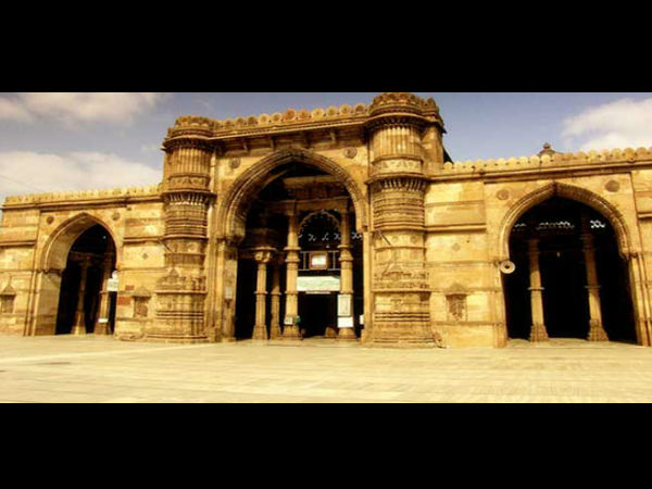 अहमदाबाद बना देश का पहला हेरिटेज सिटी, यूनेस्को ने सौंपा सर्टिफिकेट अहमदाबाद बना देश का पहला हेरिटेज सिटी, यूनेस्को ने सौंपा सर्टिफिकेट