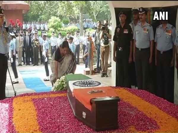 LIVE: देश नम आंखों से दे रहा है Marshal of Air Force Arjan Singh को अंतिम विदाई