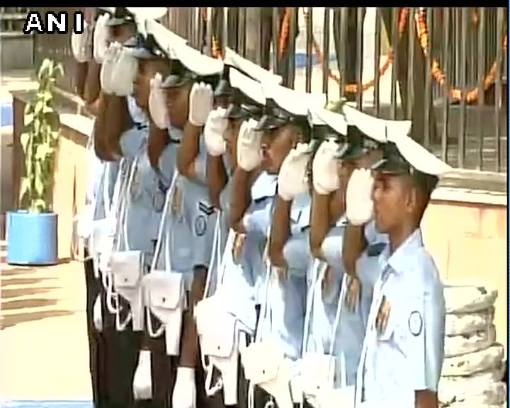 LIVE: Marshal of Air Force Arjan Singh की अंतिम विदाई, दी गई 21 तोपों की सलामी