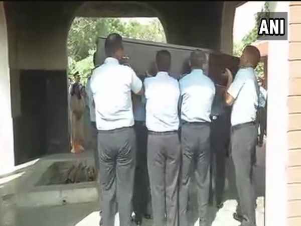 LIVE: देश नम आंखों से दे रहा है Marshal of Air Force Arjan Singh को अंतिम विदाई