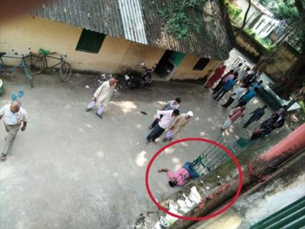 पटना के बाढ़ कोर्ट परिसर में अंधाधुंध फायरिंग, 1 कुख्यात कैदी की मौत, दो घायल पटना के बाढ़ कोर्ट परिसर में अंधाधुंध फायरिंग, 1 कुख्यात कैदी की मौत, दो घायल