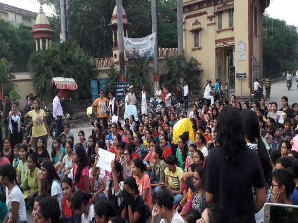 BHU Girl Students Protest on Road from where PM Modi have to pass in Varanasi
