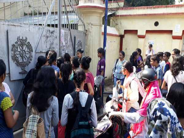 BHU Girl Students Protest on Road from where PM Modi have to pass in Varanasi
