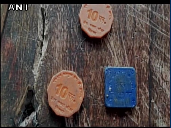 बलात्कारी बाबा राम रहीम के डेरे में मिला नीला धन, सबके खाते में आएंगे 10-10 बलात्कारी बाबा राम रहीम के डेरे में मिला नीला धन, सबके खाते में आएंगे 10-10