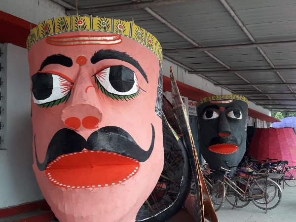 Dussehra 2017: Yogi Posters will burn in Varanasi VijayaDushmi and Public cheers 