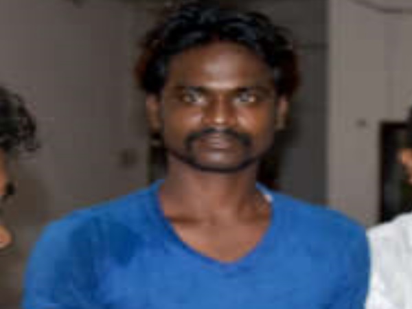 गैर की बाहों में दिखी पत्नी तो पति ने प्रेमी को दी दर्दनाक मौत... 