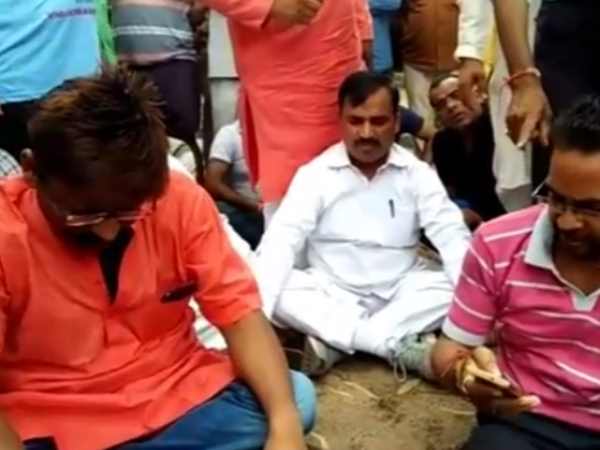 Police officers punished for lathi charge on VHP members