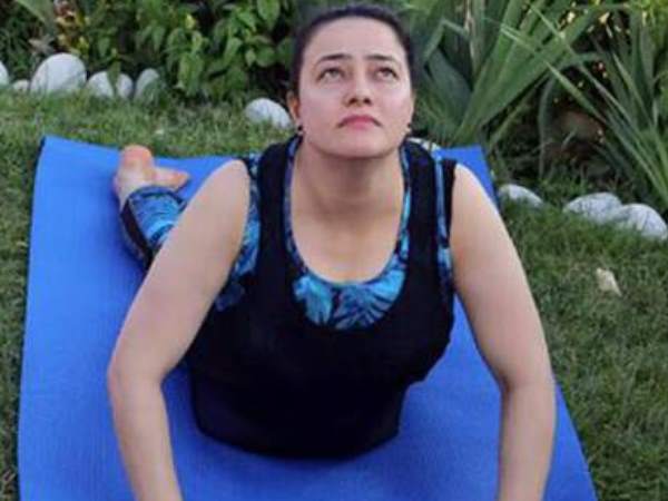 नेपाल में तेल भरवाते दिखी हनीप्रीत