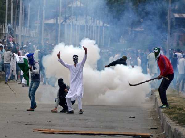 35A जैसे दमनकारी कानूनों का बोझ देश क्यों उठाए?