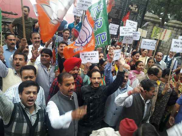 Himachal Police: IG Zahoor Zaidi, including eight policemen suspended in Kotkhai case