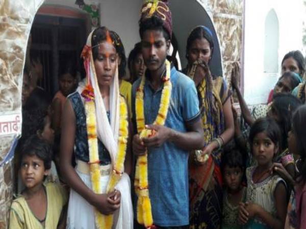 Lovers Protest for Marriage from family