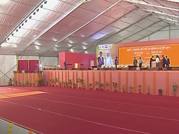 Bullet Train LIVE: कुछ ही देर में मोदी और शिंजो आबे करेंगे शिलान्यास