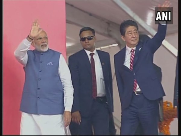 Bullet Train LIVE: उद्घाटन स्थल पर पहुंचे आबे और मोदी, कुछ ही देर में होगा शिलान्यास