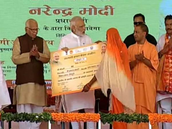 PM Narendra Modi Varanasi Visit Pictures of second day