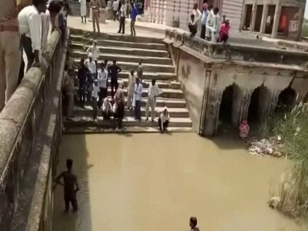 दर्दनाक: डूबती मां को बचाने के लिए गंगा में समा गईं तीन मासूम जिंदगियां
