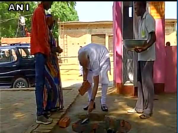 Modi in Varanasi LIVE:आज किसानों को बड़ी सौगात देंगे पीएम मोदी