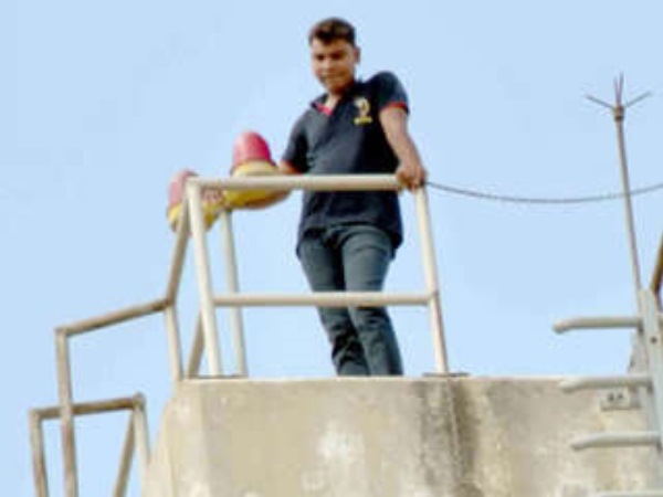 YoungMan Protest against Police for Self peace