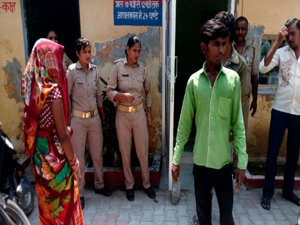  Wife extramarital affair caught