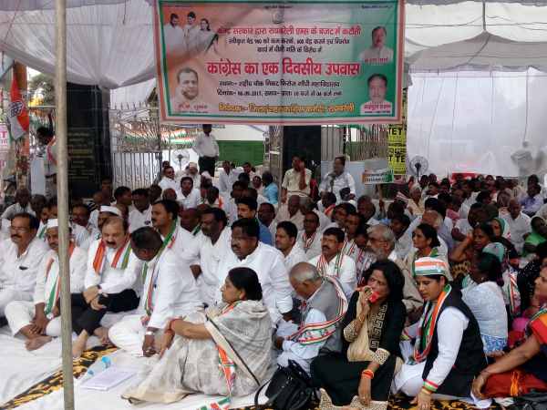 कांग्रेस के गढ़ रायबरेली के साथ मोदी सरकार का सौतेला रवैया?