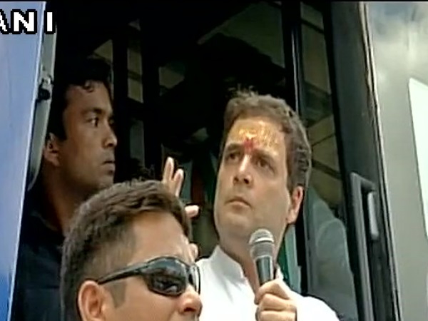 Gujarat LIVE: राहुल गांधी का मोदी सरकार पर वार, GST पर सरकार ने जल्दबाजी की