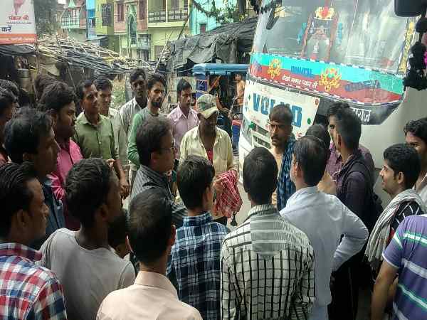 Tiranga been caused to Stop Bus and Driver to answer