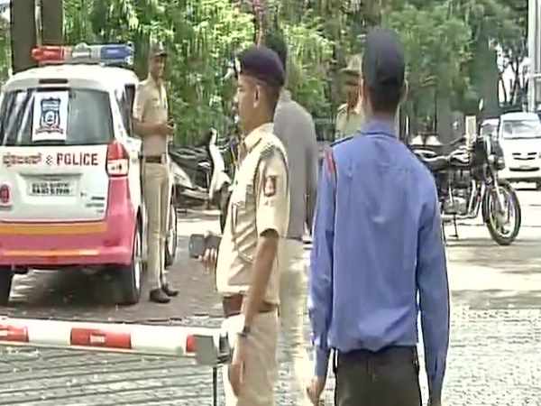 कर्नाटक के पूर्व सीएम SM Krishna के दामाद के घर Income Tax का छापा कर्नाटक के पूर्व सीएम SM Krishna के दामाद के घर Income Tax का छापा