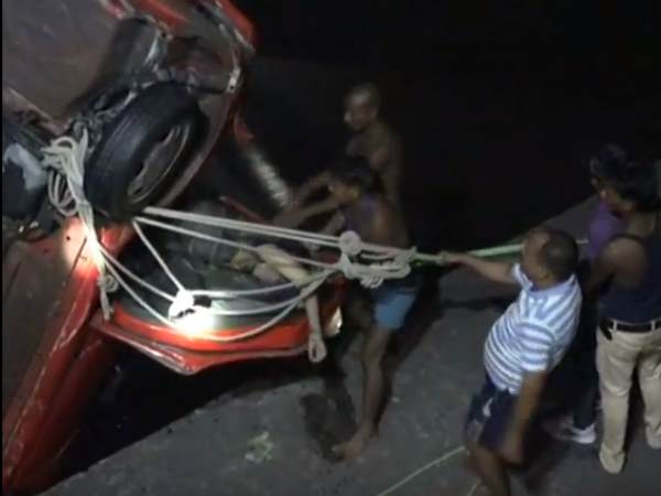 विधायक नीलिमा कटियार रही मौके पर