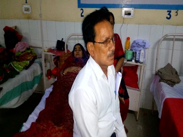 अकेला पाकर छेड़ता था ससुर