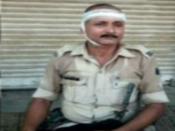 पुलिस कर रही कैंप