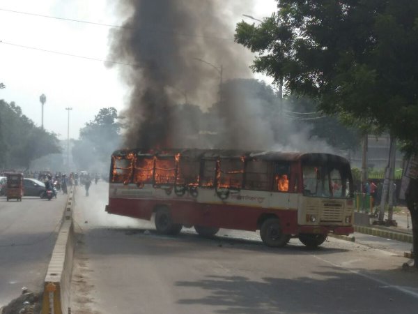 राजेश यादव के समर्थकों का हंगामा
