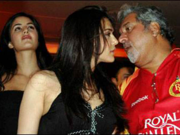 ब्लॉग का दावा-शादी नहीं लिव इन रिलेशन ब्लॉग का दावा-शादी नहीं लिव इन रिलेशन