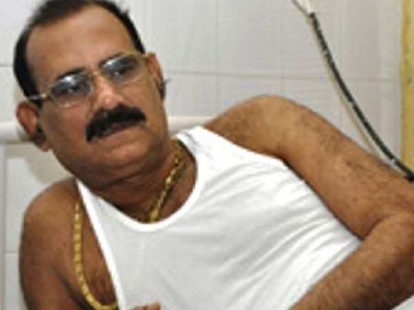 घूमते सवाल और उलझी मर्डर मिस्ट्री 