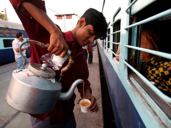 जब चायवाले ने की यूं मदद