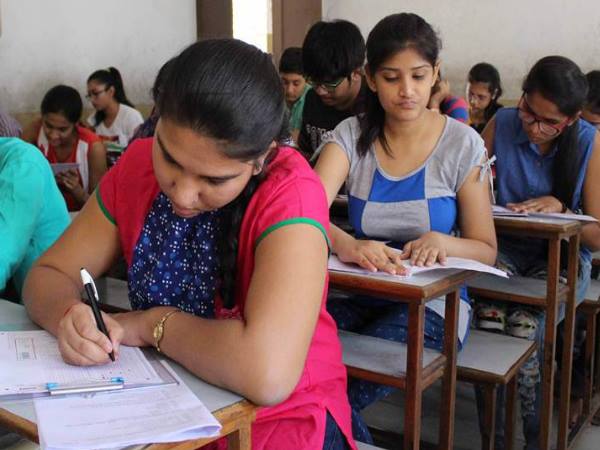 साइबर कैफे पर थोपा आरोप साइबर कैफे पर थोपा आरोप