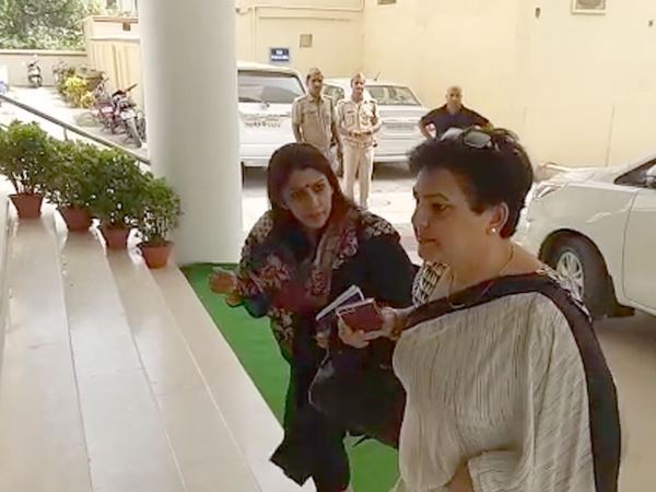 'सच्चाई जानने आयी हूं यहां 'सच्चाई जानने आयी हूं यहां