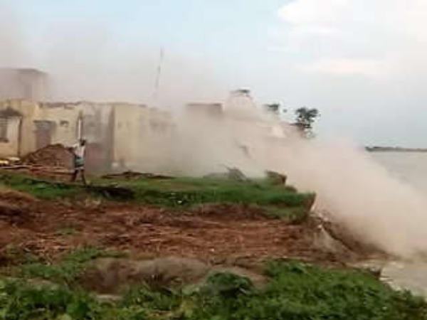 400 घर हो चुके हैं जलमग्न