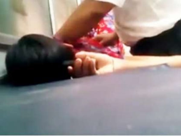 चाचा के पास पहुंचा लड़की का वीडियो