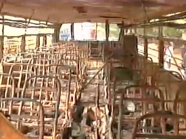 Delhi: Fire broke out in a school bus near Dhaula Kuan 