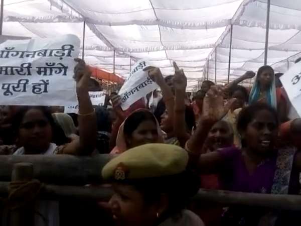 बीजेपी के वॉलेन्टियरों के धमकाने पर भी नहीं रुकी आंगनबाड़ी