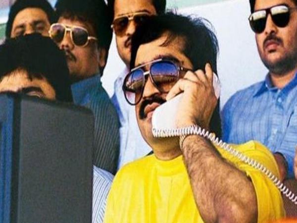 D Company का 'टेलीफोन एक्सचेंज' वाला फ्रॉड D Company का 'टेलीफोन एक्सचेंज' वाला फ्रॉड