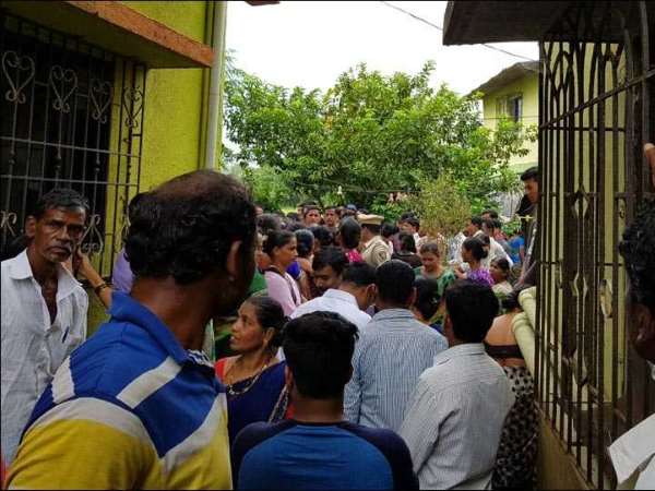 घर में थी सास-बहू