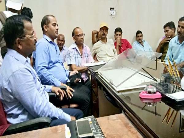 दो रंग होंगे लाल और पीला दो रंग होंगे लाल और पीला