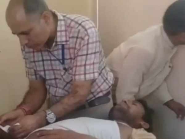 पुरानी रंजिश में खेलते हैं खून की होली