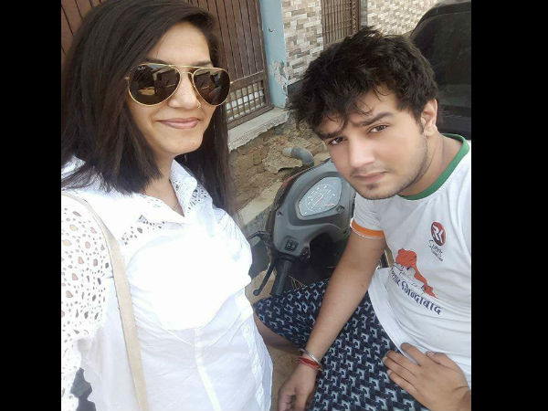 भाई को इंडस्ट्री से रखती है दूर भाई को इंडस्ट्री से रखती है दूर